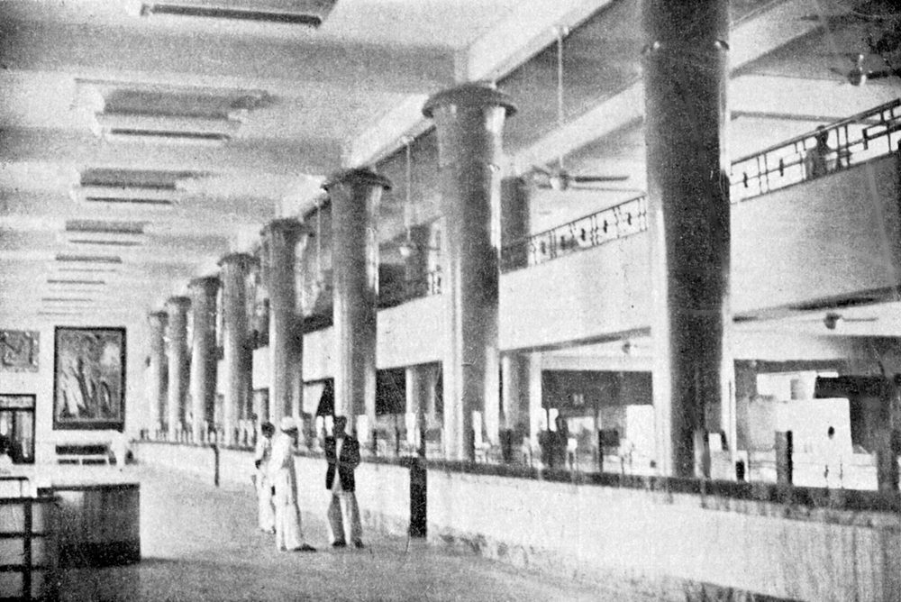 El hall de un banco antiguo
